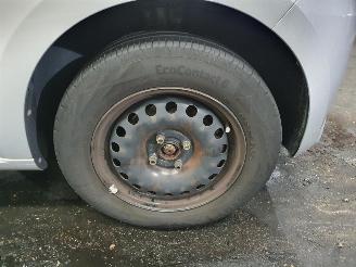 Volkswagen Up! Move BlueMotion picture 7