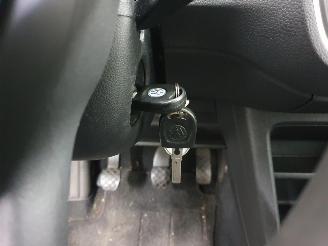 Volkswagen Up! 1.0 Take picture 17