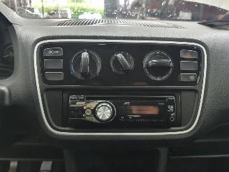 Volkswagen Up! 1.0 Take picture 20