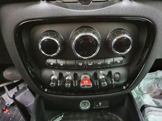 Mini Clubman F54 One picture 17