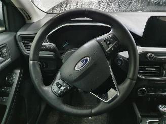 Ford Focus 1.0 EcoBoost Trend picture 12