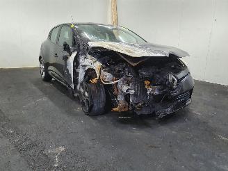 Uttjänta bilar auto Renault Clio Mk4 0.9 TCe Dynamique GT Line 2019/6