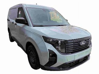 Vrakbiler bedrijf Ford Transit Courier Van  2024/8