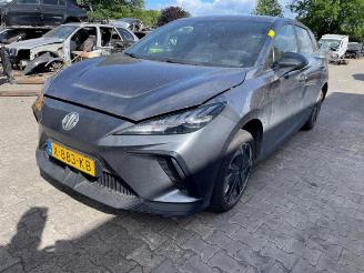 Vrakbiler auto MG 4 Electric, Hatchback, 2022 Comfort, Luxury 64 kWh 2023/11