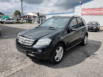 Vrakbiler auto Mercedes M-klasse 320 CDI Onderdelen Zwart C197 Motor 2008/5