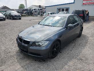 krockskadad bil auto BMW 3-serie E90 318i Grijs A22 Onderdelen N46B20B Motor 2006/6