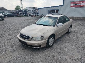 Opel Omega 2.2 16V Beige Z489 Onderdelen Y22XE Motor picture 1