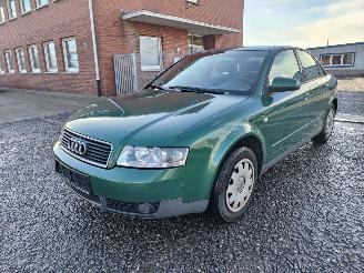 disassembly passenger cars Audi A4 2.0 Groen LZ6R Onderdelen ALT Motor 2002/7