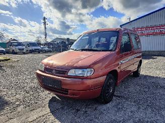 Uttjänta bilar auto Citroën Berlingo 1.8 Rood Onderdelen LFX Motor 20TD02 Bak 1997/12