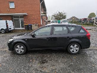 Kia Ceed 1.4 Schwarz picture 8