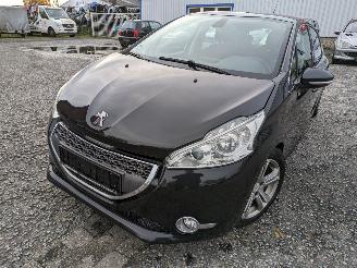 Coche siniestrado Peugeot 208 e-HDI 1.6 2012/5
