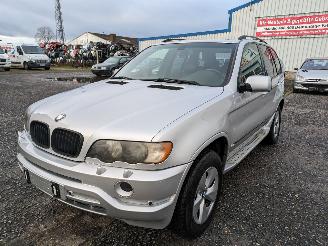 Vrakbiler auto BMW X5 3.0 i 2000/11