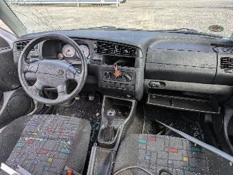 Volkswagen Golf 1.6 picture 10