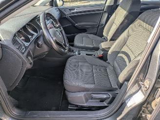 Volkswagen Golf 1.0 TSI picture 10