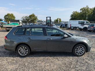 Volkswagen Golf 1.0 TSI picture 4