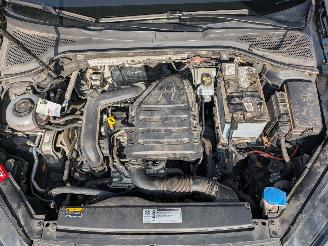 Volkswagen Golf 1.0 TSI picture 15