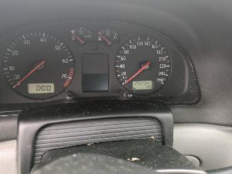 Volkswagen Passat 1.6 picture 15