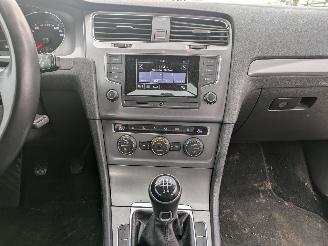 Volkswagen Golf 1.2 picture 13