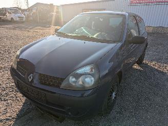 Uttjänta bilar auto Renault Clio 1.2 2002/8