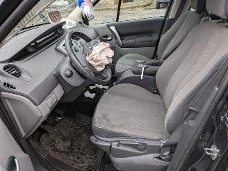 Renault Scenic 1.6 picture 10