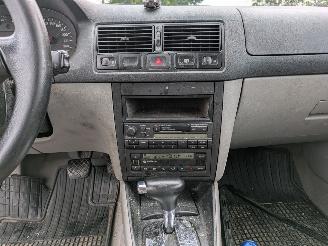 Volkswagen Golf 1.6 picture 12