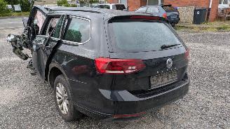 Volkswagen Passat 2.0 picture 7