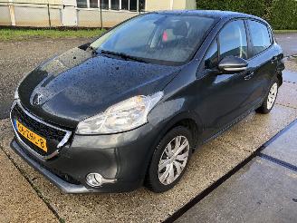 Peugeot 208 1.2i 60kW E5 airco navi picture 2