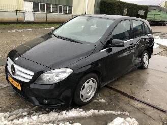 Mercedes B-klasse B180 Automaat E6 picture 2