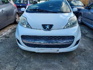 Peugeot 107  picture 2