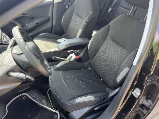 Peugeot 208  picture 8