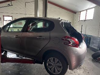 Peugeot 208 1.4 vti picture 5