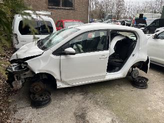 Uttjänta bilar auto Volkswagen Up!  2017/4