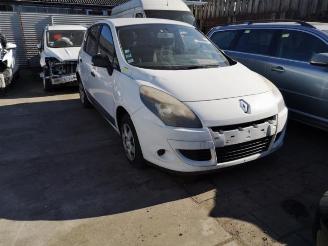 Vrakbiler auto Renault Scenic Scenic III (JZ), MPV, 2009 / 2016 1.5 dCi 110 2010/5