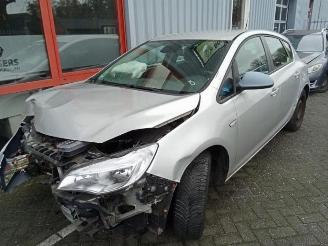 Opel Astra Astra J (PC6/PD6/PE6/PF6), Hatchback 5-drs, 2009 / 2015 1.4 Turbo 16V picture 3