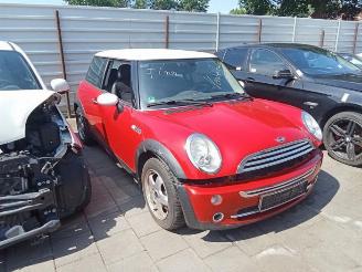 Vrakbiler auto Mini One Mini (R50/53), Hatchback, 2001 / 2007 1.6 16V Cooper 2004/1