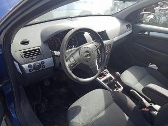 Opel Astra Astra H (L48), Hatchback 5-drs, 2004 / 2010 1.4 16V Twinport picture 11