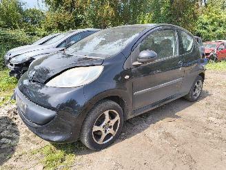 Peugeot 107 1.0 XR picture 1