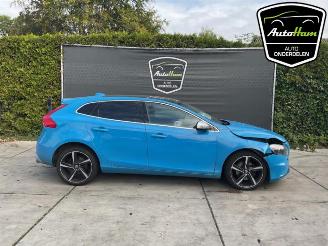 Coche siniestrado Volvo V-40 V40 (MV), Hatchback 5-drs, 2012 / 2019 1.6 T3 GTDi 16V 2013/10