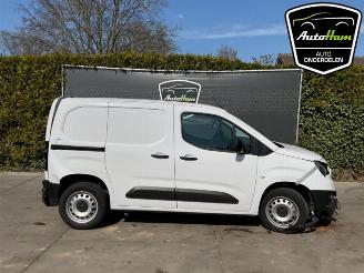 krockskadad bil bromfiets Opel Combo Combo Cargo, Van, 2018 1.5 CDTI 100 2024/1