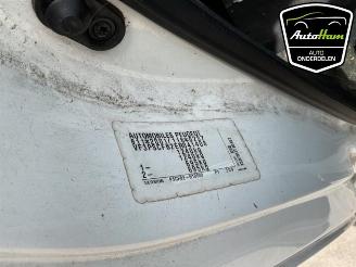 Peugeot 108 108, Hatchback, 2014 1.0 12V picture 17