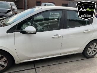 Peugeot 208 208 I (CA/CC/CK/CL), Hatchback, 2012 / 2019 1.0 Vti 12V PureTech picture 5