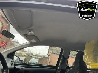 Peugeot 108 108, Hatchback, 2014 1.0 12V VVT-i picture 20