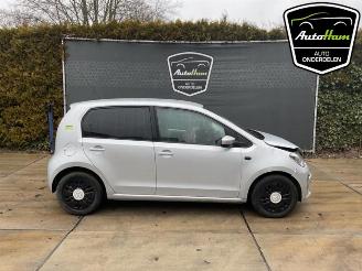 Vrakbiler auto Volkswagen Up! Up! (121), Hatchback, 2011 1.0 12V 60 2013/1