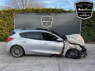 damaged passenger cars Ford Focus Focus 4, Hatchback, 2018 / 2025 1.5 EcoBlue 120 2018/8