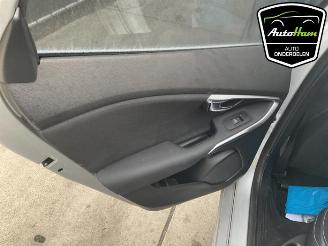Volvo V-40 V40 (MV), Hatchback 5-drs, 2012 / 2019 1.6 T2 GTDi 16V picture 27