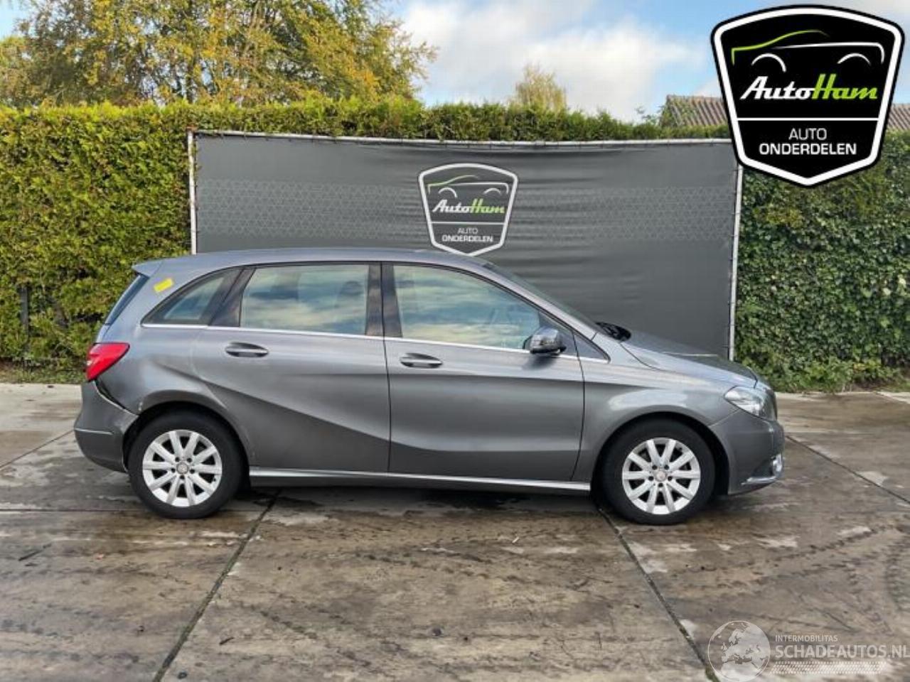 Mercedes B-klasse B (W246), Hatchback, 2011 / 2018 1.6 B-180 BlueEFFICIENCY Turbo 16V