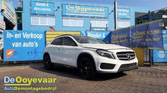 Vrakbiler auto Mercedes GLA GLA (156.9), SUV, 2013 / 2019 1.6 180 16V 2015/1