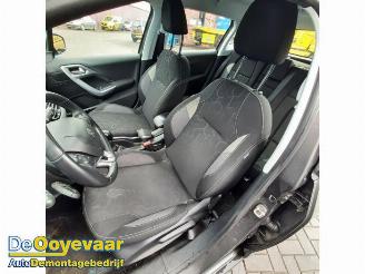 Peugeot 2008 2008 (CU), MPV, 2013 / 2019 1.2 12V e-THP PureTech 110 picture 6