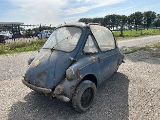 krockskadad bil auto Heinkel Kabinenroller COACH 1957/1