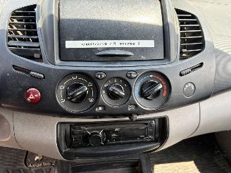 Mitsubishi L-200 4x4 2.5 DI-D Club Cab Invite 4X4 MOTORSCHADE !!!! picture 7